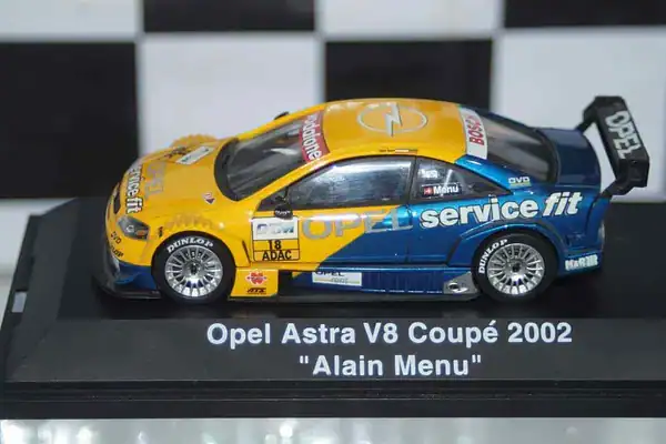 Schuco opel astra v8 coupe 2002 a.menu diecast ltd 04805 1:43