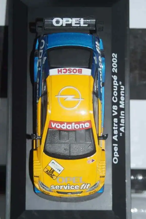 Schuco opel astra v8 coupe 2002 a.menu diecast ltd 04805 1:43