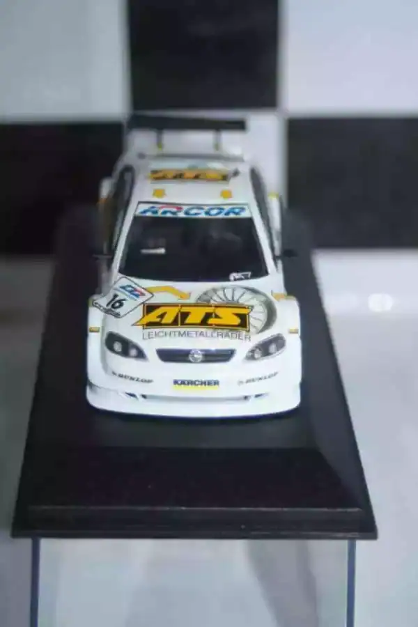 Minichamps opel v8 coupe modena 430 004816