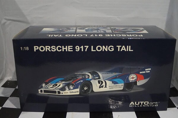 Autoart aston martin vantage 12hr endurance 2015 #99a 1:18 scale 81507