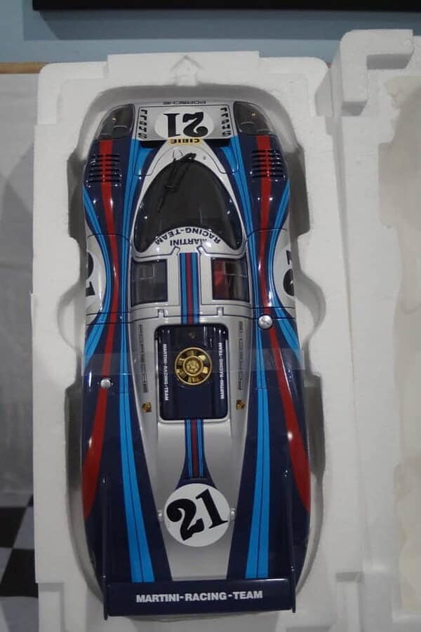 Autoart aston martin vantage 12hr endurance 2015 #99a 1:18 scale 81507