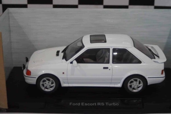 Model car group ford escort rs turbo s2 white mcg18271