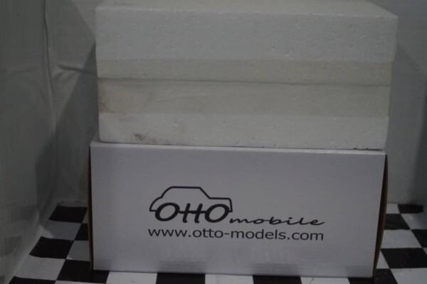Otto ford focus rs mk2 le mans white 2010 1:18 ot1009