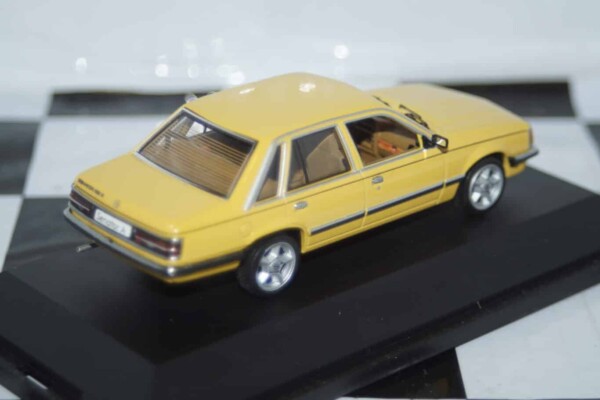 Schuco opel senator a in yellow 1:43 ref 03302