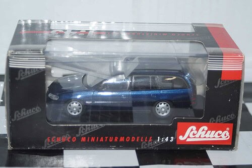 Schuco vauxhall opel omega estate green in vauxhall box 1:43