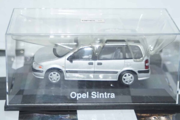 Schuco opel sintra in silver 1:43 ref 1799527