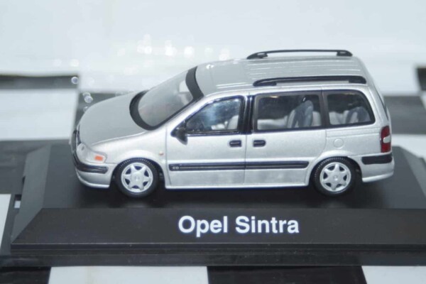 Schuco opel sintra in silver 1:43 ref 1799527