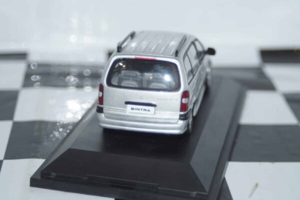 Schuco opel sintra in silver 1:43 ref 1799527