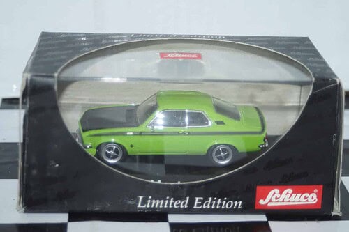 Schuco opel manta a 1:43,ref 02527