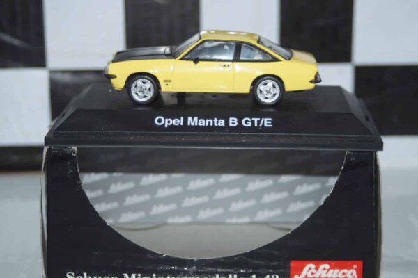 Schuco opel manta b gt/e 1:43 ref 02761