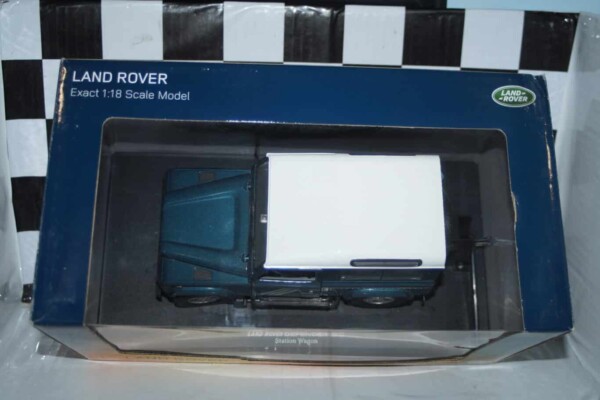 Universal hobbies renault f1 team r202 2002 j.button #15 1:18 ref 2191