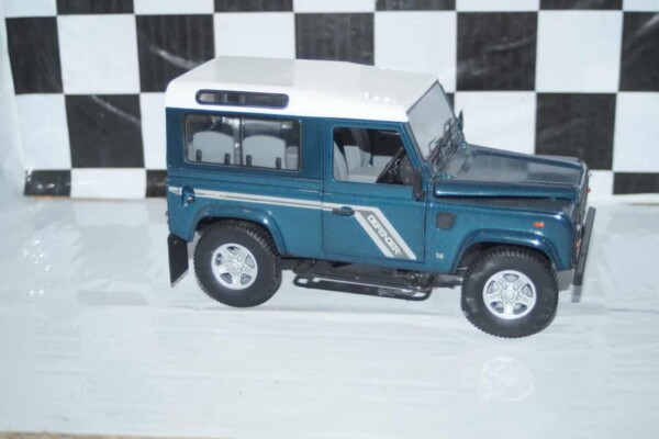 Universal hobbies renault f1 team r202 2002 j.button #15 1:18 ref 2191