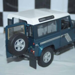 Universal hobbies renault f1 team r202 2002 j.button #15 1:18 ref 2191