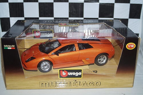Burago lamborghini huracan lp 610-4 in green 1:18 scale ref 11038