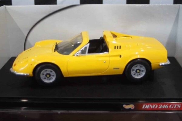 Hotwheels ferrari dino 246 gts yellow 1:18th ref 23920