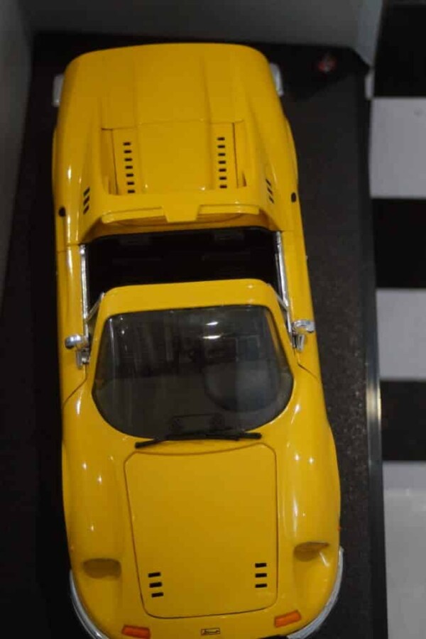 Hotwheels ferrari dino 246 gts yellow 1:18th ref 23920