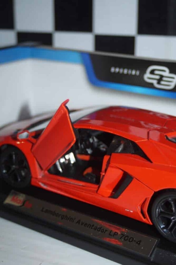 Maisto ferrari f50 1995 red 1:18 scale ref 31823