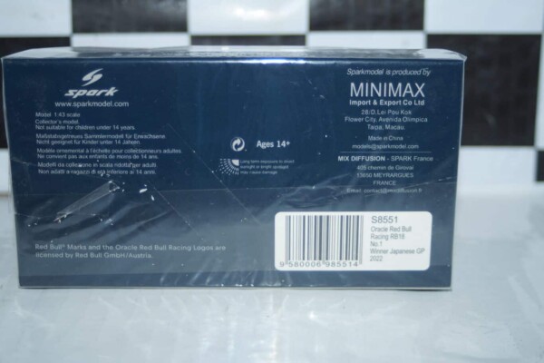 Spark oracle red bull racing rb18 no1 winner japanese gp 1:43 resin s8551