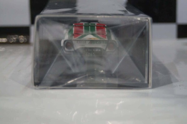 Spark lancia stratos hf safari rally 1976 1:43 resin s9086