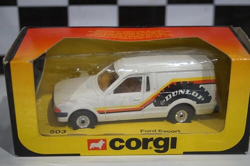 Corgi aa services set yellow escort ,transit , range rover 1:36th c20