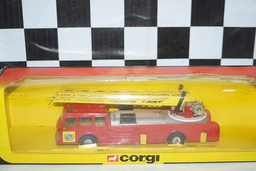 Corgi american la france aerial ladder fire engine 1:50th ref 1143