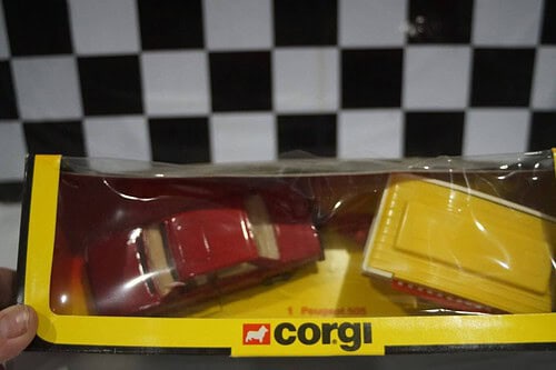 Corgi 1 peugeot 505 in red with caravan 1:36th ref 393 and 490
