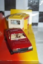 Corgi 1 peugeot 505 in red with caravan 1:36th ref 393 and 490