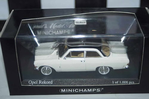 Minichamps opel / vauxhall rekord a red 1962 430 041022