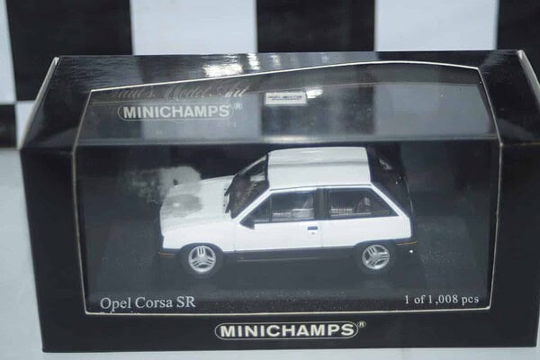 Minichamps opel corsa 2004 blue 430 040304