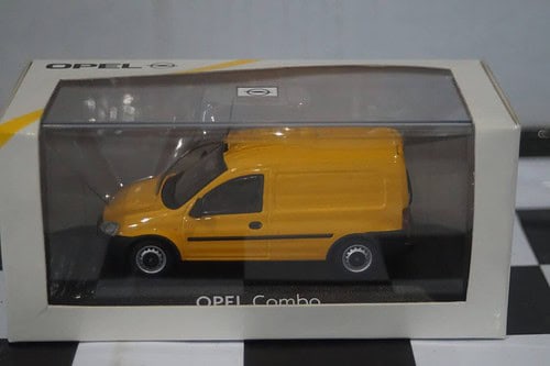 Minichamps opel combo yellow ref 1#91629861799082 in 1/43rd