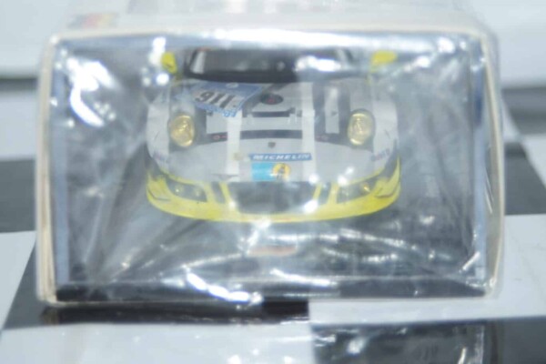 Spark porsche 911gt3 r -24hr nurburgring 2016 1:43 resin sg254 ltd 500