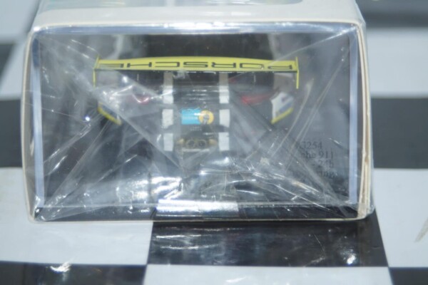Spark porsche 911gt3 r -24hr nurburgring 2016 1:43 resin sg254 ltd 500