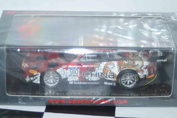 Spark porsche 911gt3 r  bahrain 2018 1:43 ref s6301
