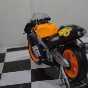 Minichamps honda nsr 500 rossi test bike 2000 1:12th 122 006186