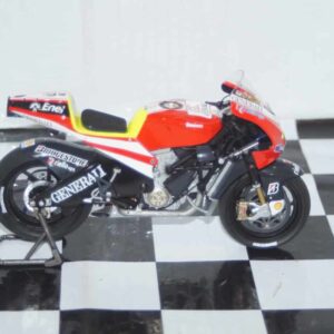 Minichamps ducati desmosedici showbike 2011,1:12th 122 100146