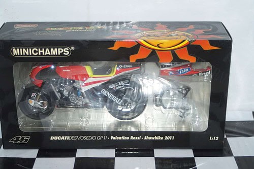 Minichamps ducati desmosedici showbike 2011,1:12th 122 100146