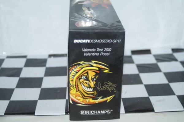 Minichamps ducati desmosedici gp11 valencia test 2010,1:12th 122 110876
