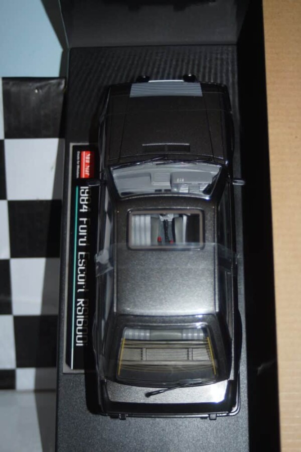 Sunstar ford escort rs 1600i 1984 graphite grey (rhd) ref h5000r 1:18 scale uk exclusive