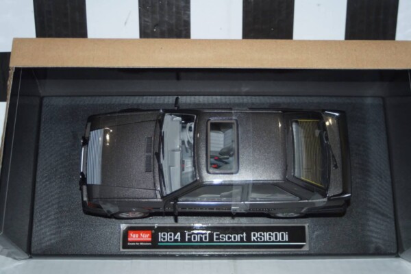 Sunstar ford escort rs 1600i 1984 graphite grey (rhd) ref h5000r 1:18 scale uk exclusive