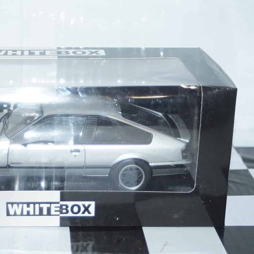 Whitebox opel monza a2 gse silver 1:24 wb124156-o