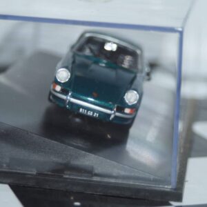 Universal hobbies porsche 911 2.4l-ls 1973 in green 1:43 1018