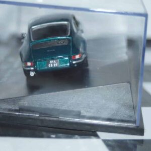 Universal hobbies porsche 911 2.4l-ls 1973 in green 1:43 1018