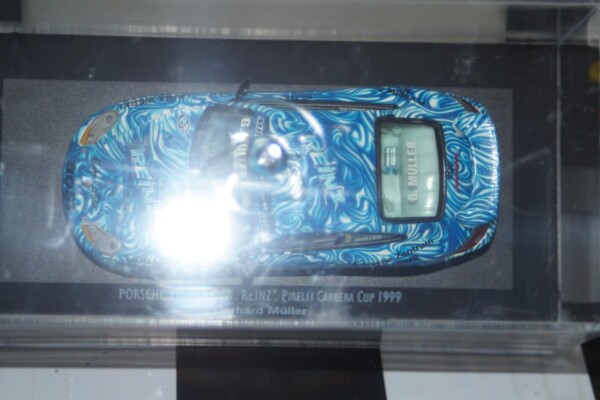 Onyx porsche 911 gt3 cup 1999 1:43 scale xcl026