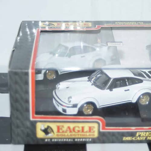 Universal hobbies porsche 934 turbo street version in white 1:43 2307