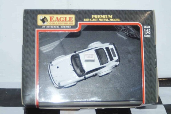 Universal hobbies porsche 934 turbo street version in white 1:43 2307