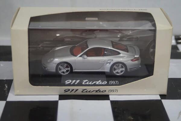 Minichamps porsche 911 turbo(997),wap 020 132 16 ,1:43