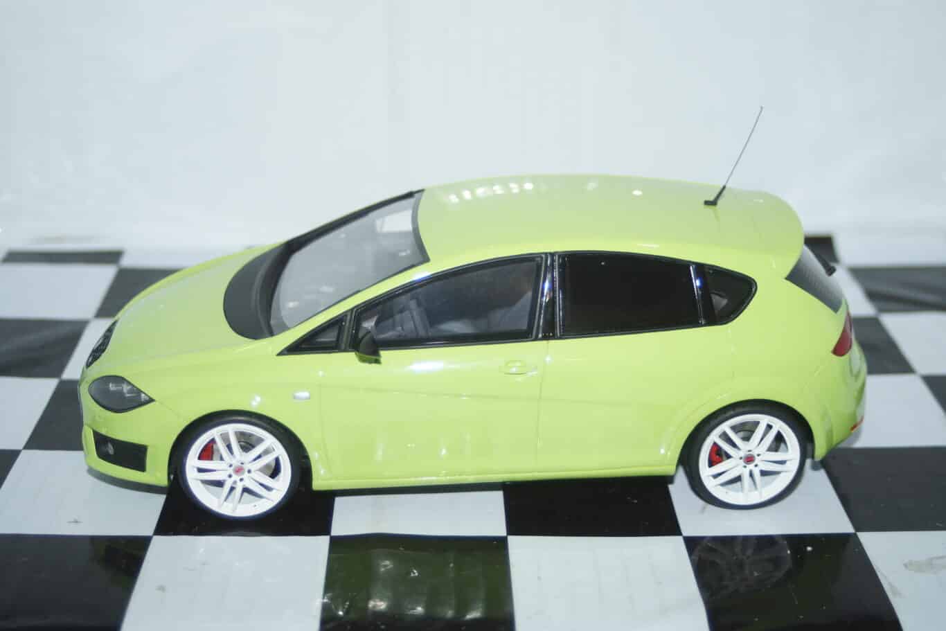 2010 Seat Leon MK2 Cupra R diecast model car Ottomobile 1/18