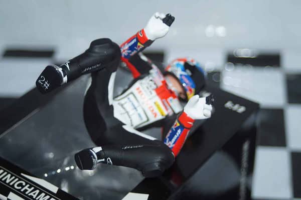 Minichamps figurine honda c.stoner 2006 1:12th 312 060127