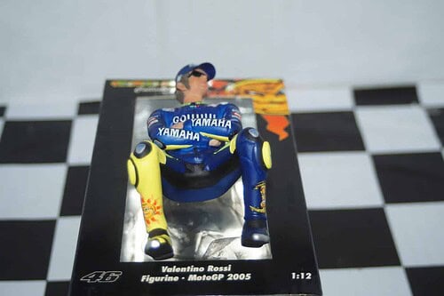 Minichamps v.rossi motogp 2005 figurine 1:12th 312 050146