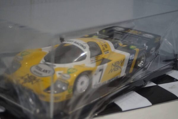 Spark porsche 956 winner 24hr lemans 1984 18lm84